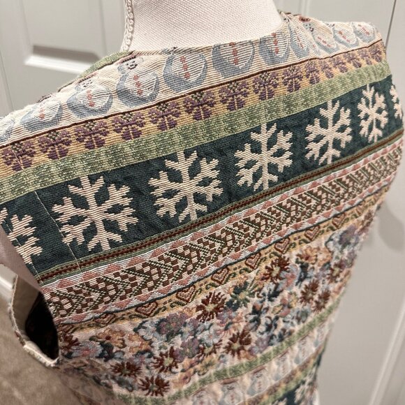 Vintage tapestery embroidery holiday vest size small snowmen, snowflakes, winter - Picture 3 of 5